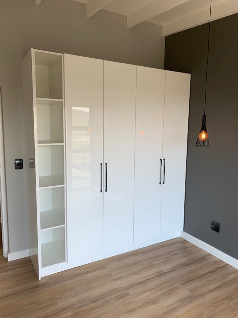 Bedroom cupboard with gloss finish